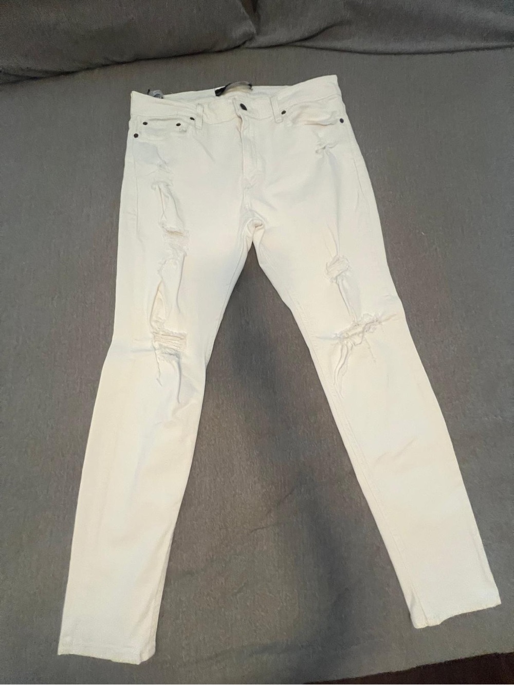 Hollister Men's White Distressed Skinny Jeans